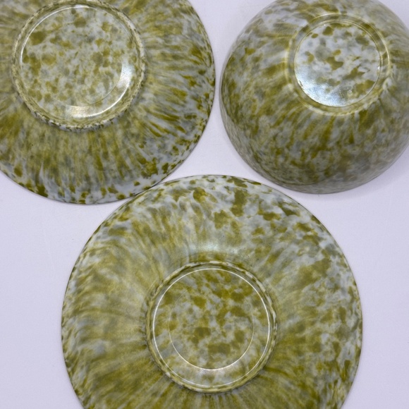 12 pc Melamine Tea Cup, Saucer and Bowl Set Confetti/Camouflage green and white. - Picture 4 of 8